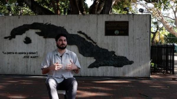 Rolando Hernández, a 'Cubonics' speaker.