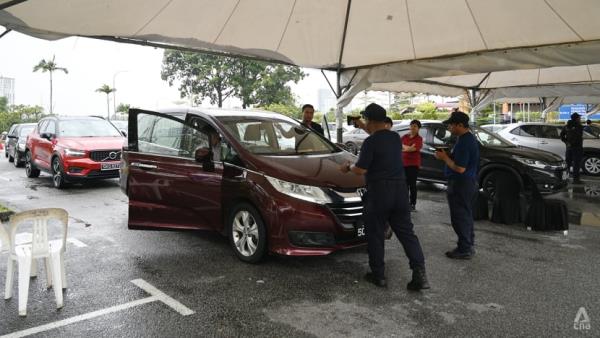 Singapore drivers flock to JB’s 2 new VEP centres as deadline looms, but tag installation ‘fast, organised’ 