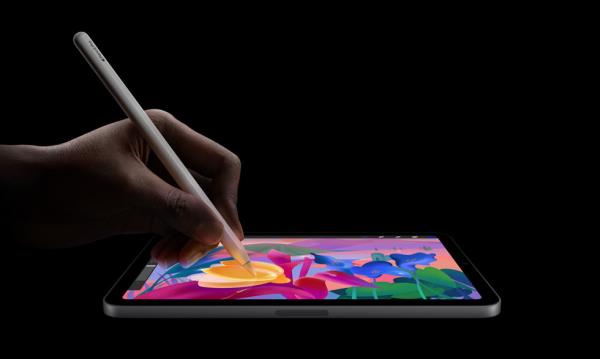 Apple Pencil Pro draws on the new iPad mini in Procreate.