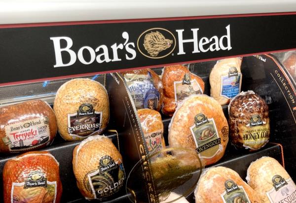 A supermarket display of Boar's Head deli products amidst a listeria outbreak, causing co<em></em>nsumer fear of deli meats consumption.